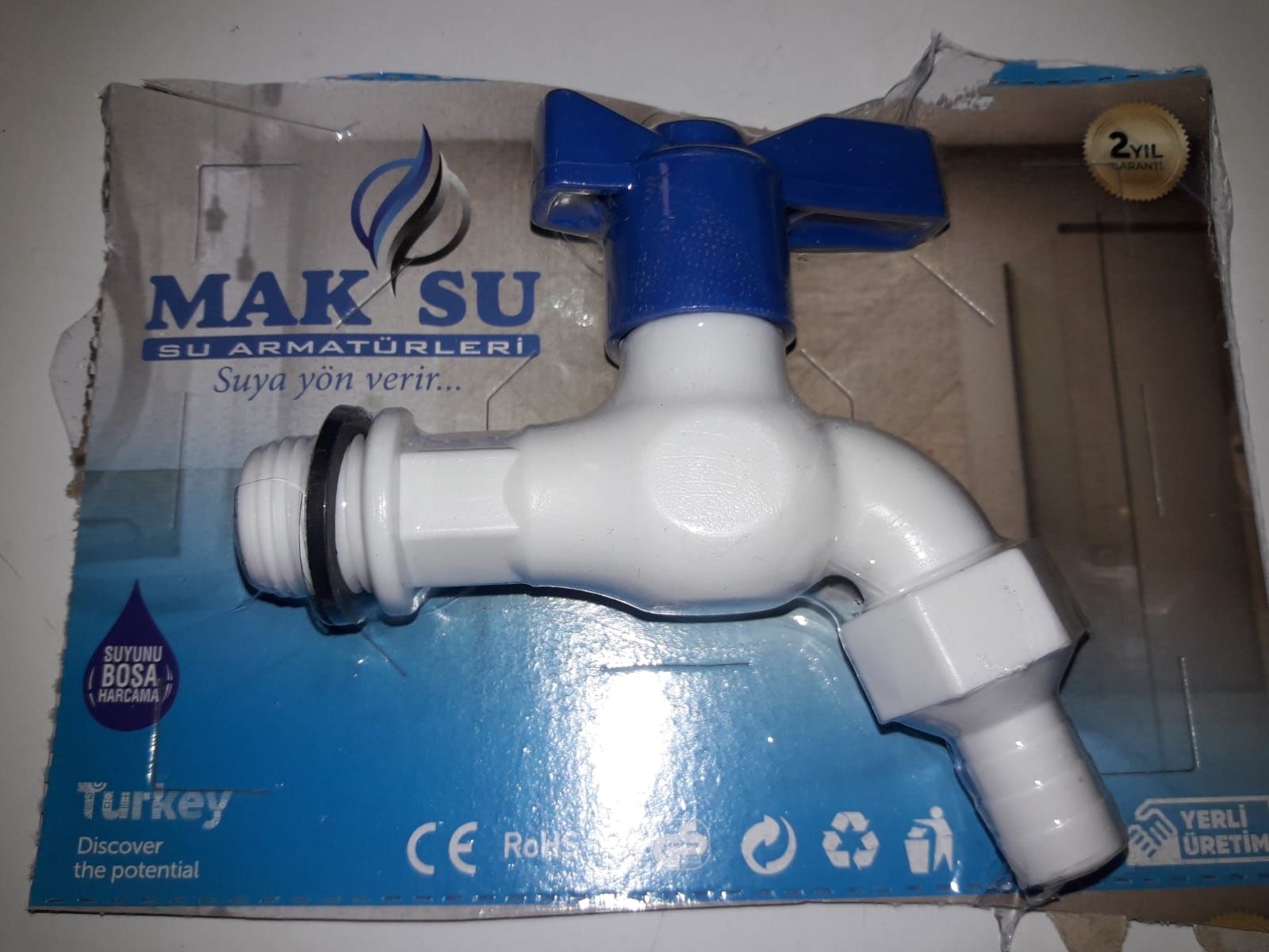 BEYAZ PLASTİK MUSLUK VAKUMLU